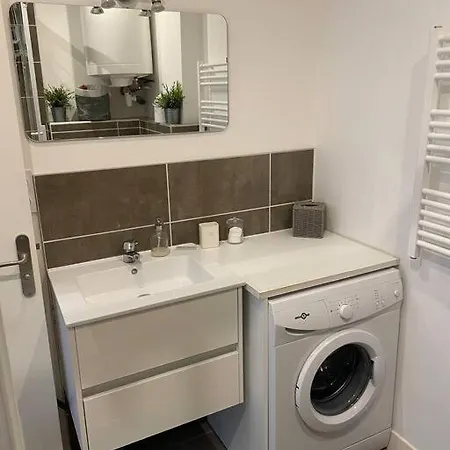 Apartment 600m Gare Et 400m Gem: Lit Double, Wifi Fibre *